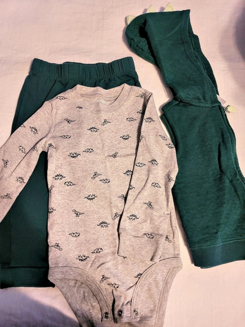 Carter's Baby 24M 3-Piece Green Set Like New